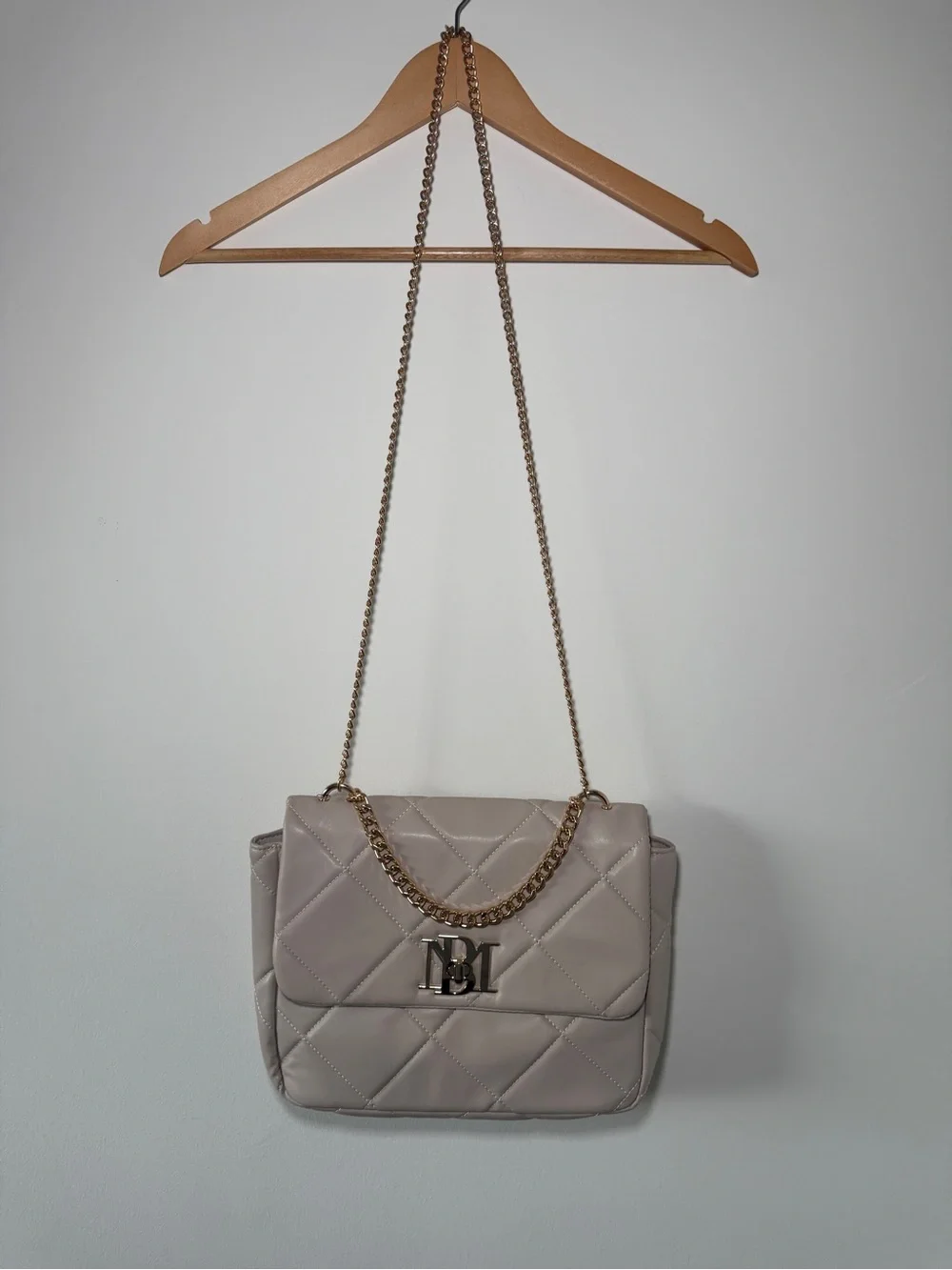 NWT Badgley Mischka Quilted Chain Shoulder Crossbody Bag Taupe